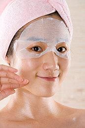 炉石关服前夕 网易同类卡牌游戏《秘境对决》恢复运营